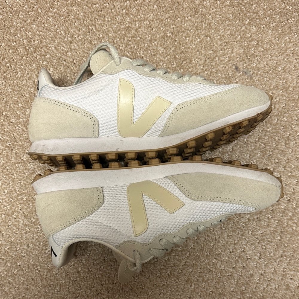 Veja White and Beige Sneakers - Picture 6 of 11